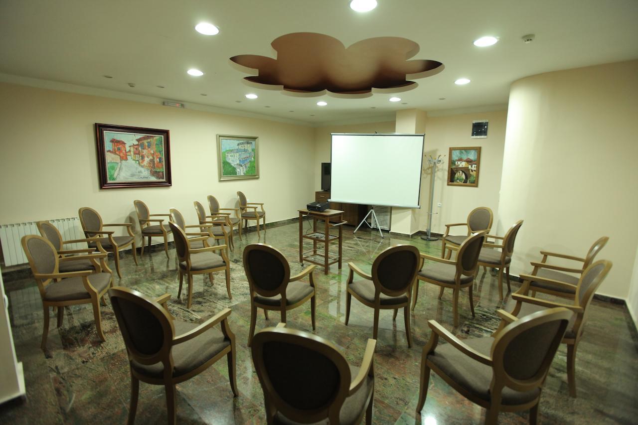 Hotel Kratis Kratovo Екстер'єр фото