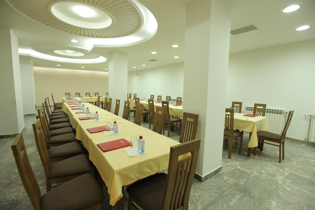 Hotel Kratis Kratovo Екстер'єр фото
