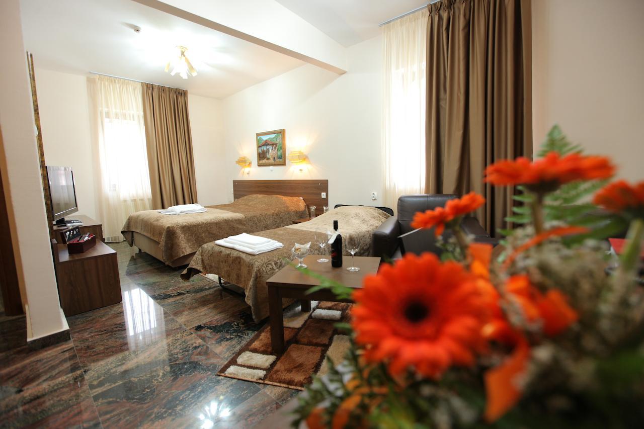 Hotel Kratis Kratovo Номер фото