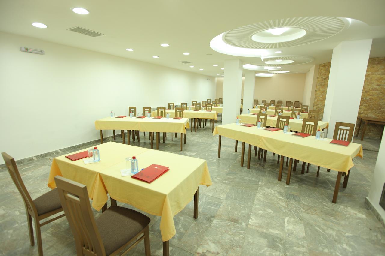 Hotel Kratis Kratovo Екстер'єр фото