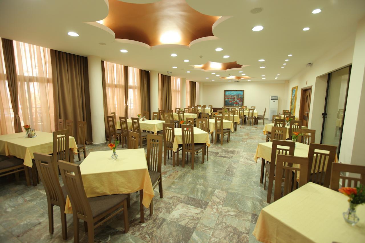 Hotel Kratis Kratovo Екстер'єр фото
