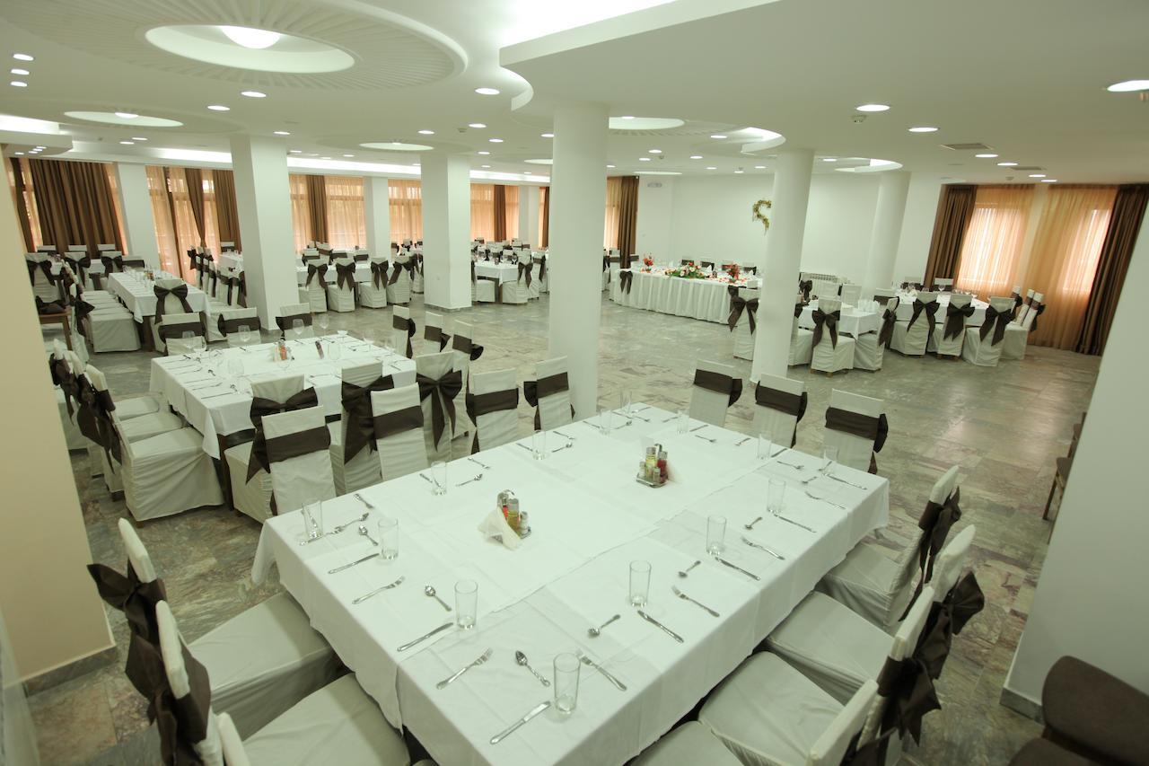 Hotel Kratis Kratovo Екстер'єр фото