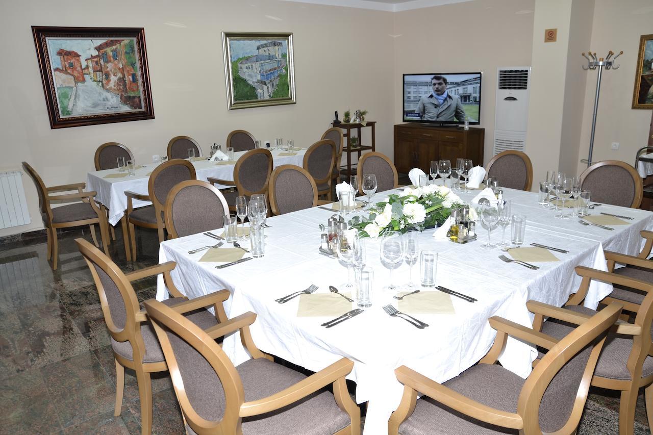 Hotel Kratis Kratovo Екстер'єр фото
