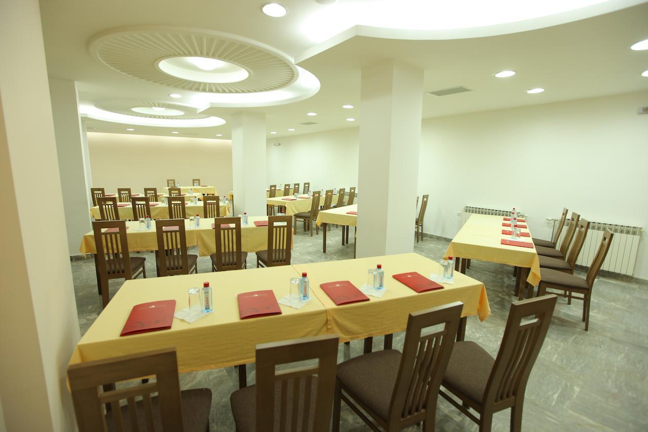 Hotel Kratis Kratovo Екстер'єр фото