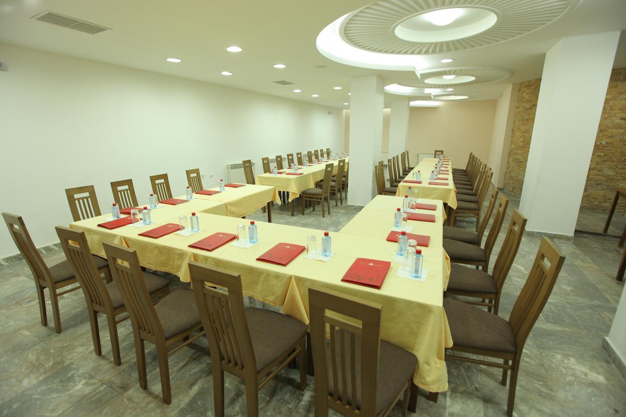 Hotel Kratis Kratovo Екстер'єр фото