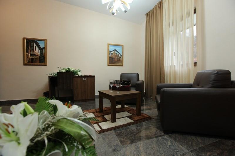 Hotel Kratis Kratovo Екстер'єр фото