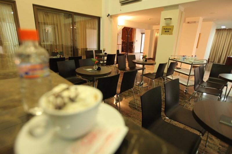Hotel Kratis Kratovo Екстер'єр фото